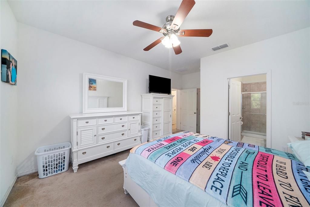 For Sale: $319,000 (3 beds, 2 baths, 1465 Square Feet)