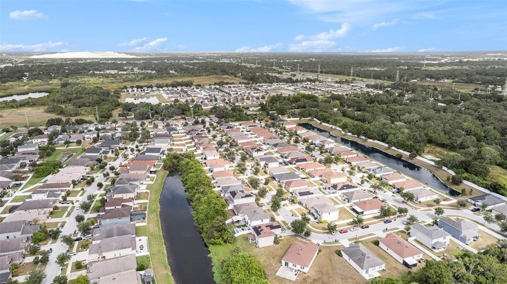 For Sale: $319,000 (3 beds, 2 baths, 1465 Square Feet)