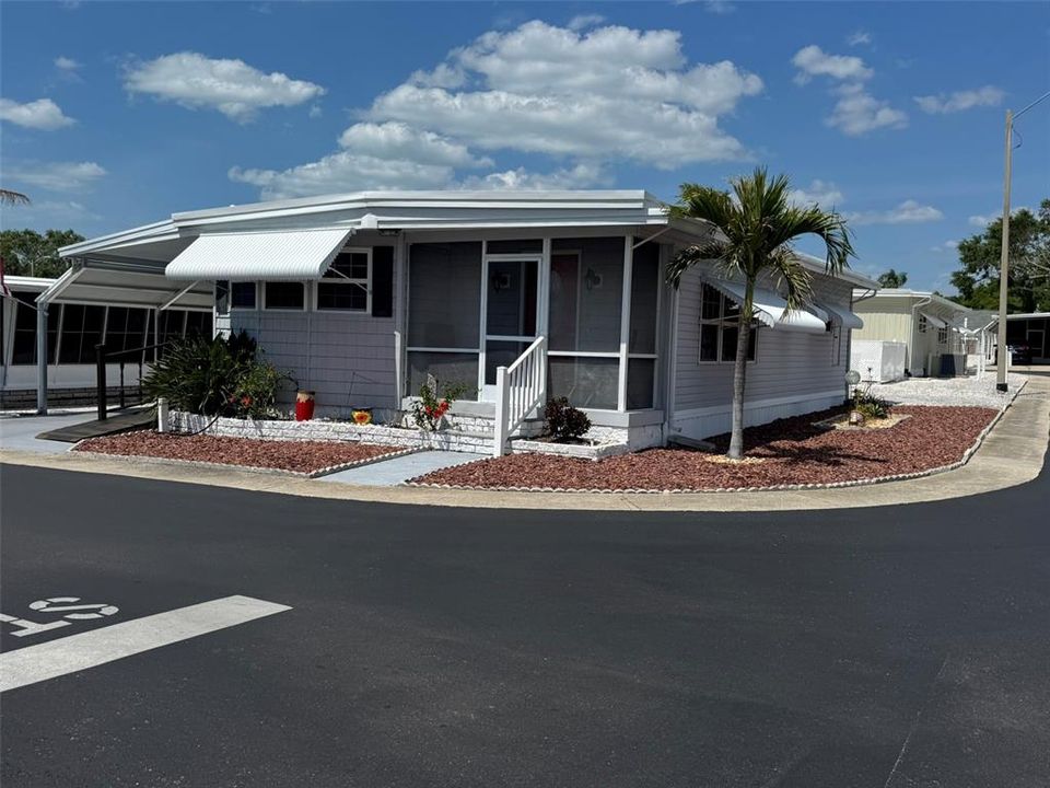 На продажу: $180,000 (2 спален, 2 ванн, 936 Квадратных фут)