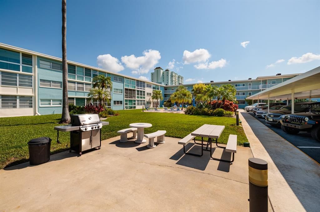 For Sale: $399,000 (2 beds, 2 baths, 1425 Square Feet)