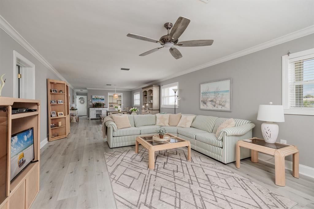 For Sale: $399,000 (2 beds, 2 baths, 1425 Square Feet)