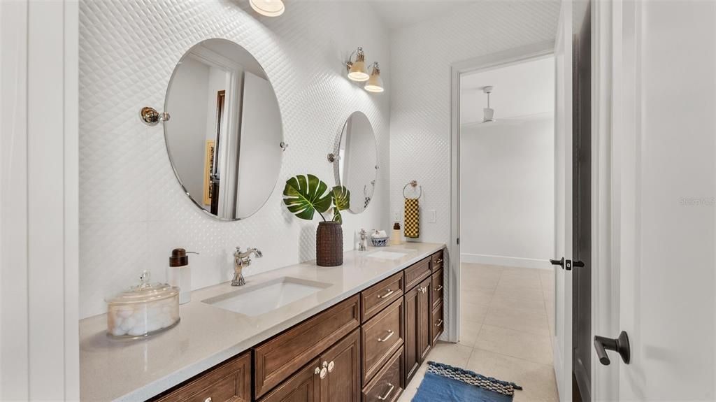 待售: $1,700,000 (5 贝兹, 4 浴室, 3557 平方英尺)