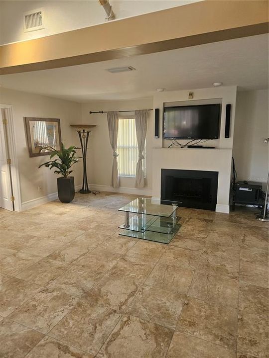 待售: $980,000 (4 贝兹, 4 浴室, 2647 平方英尺)