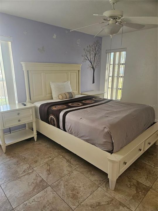 待售: $980,000 (4 贝兹, 4 浴室, 2647 平方英尺)