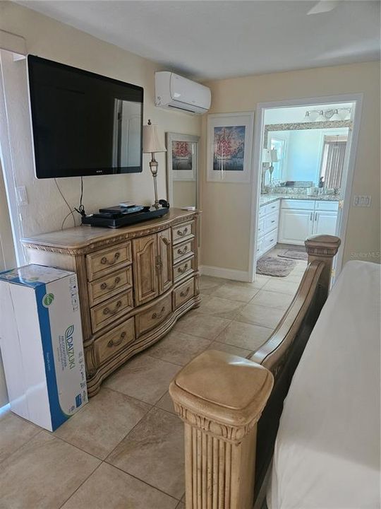 待售: $980,000 (4 贝兹, 4 浴室, 2647 平方英尺)