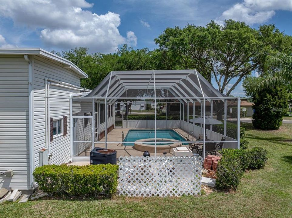 For Sale: $325,000 (2 beds, 2 baths, 1680 Square Feet)