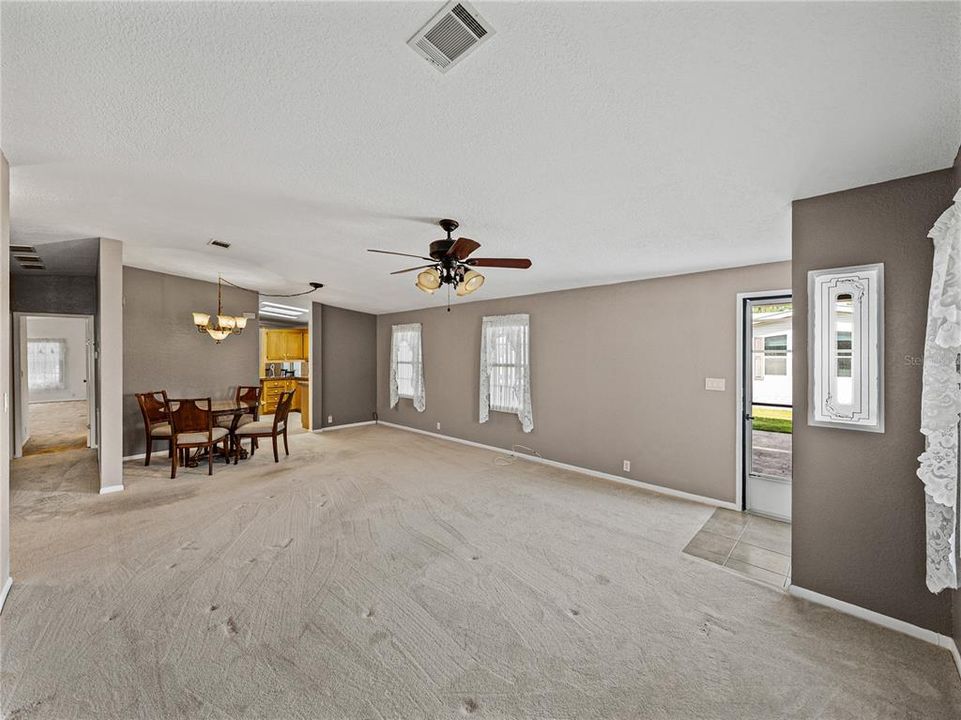 For Sale: $325,000 (2 beds, 2 baths, 1680 Square Feet)