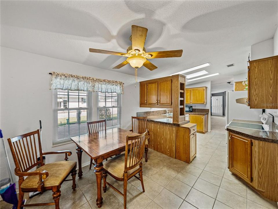 For Sale: $325,000 (2 beds, 2 baths, 1680 Square Feet)