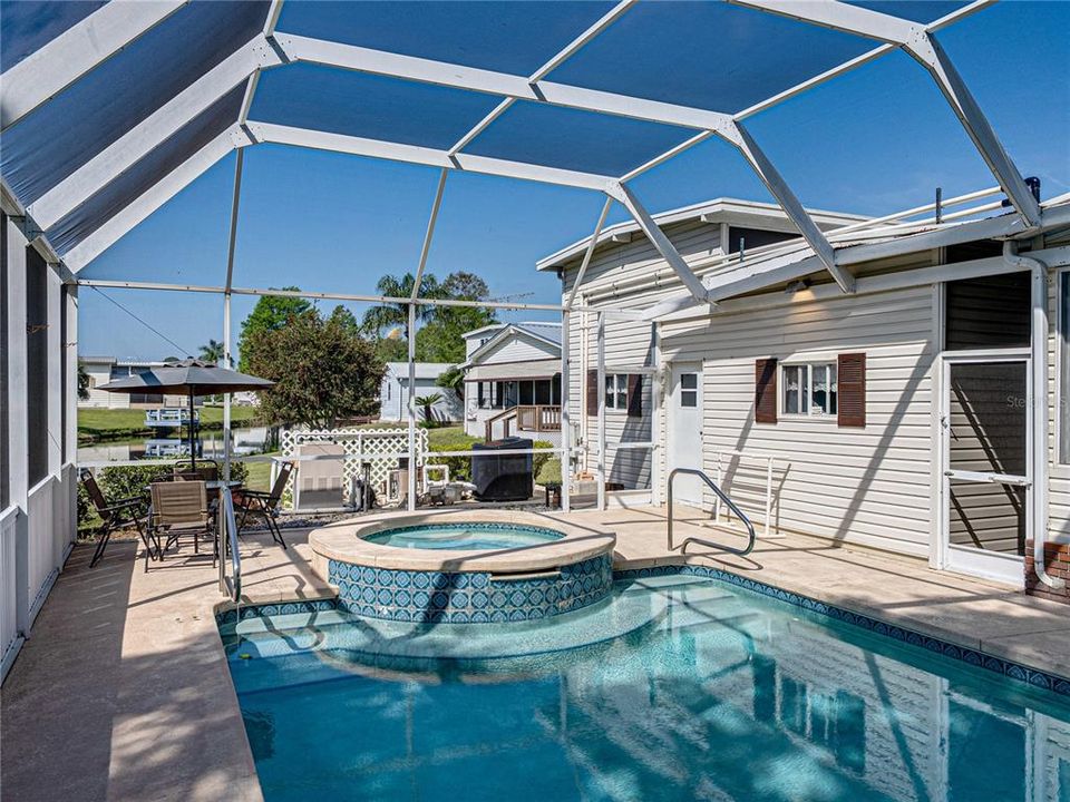 For Sale: $325,000 (2 beds, 2 baths, 1680 Square Feet)