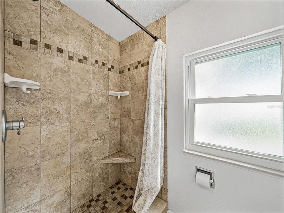 For Sale: $325,000 (2 beds, 2 baths, 1680 Square Feet)