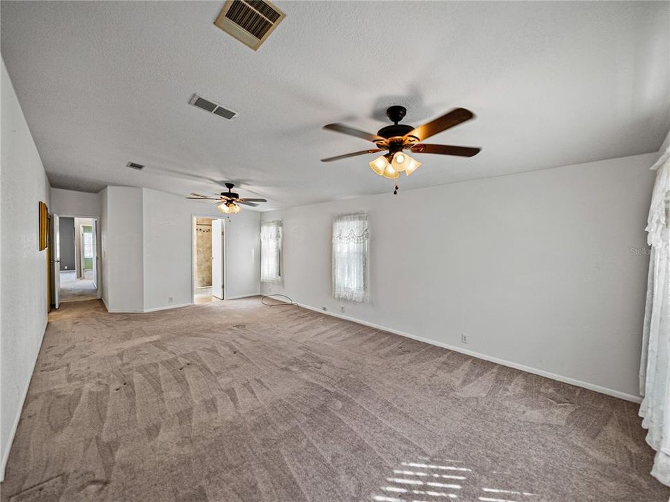 For Sale: $325,000 (2 beds, 2 baths, 1680 Square Feet)