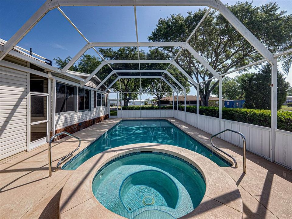 For Sale: $325,000 (2 beds, 2 baths, 1680 Square Feet)