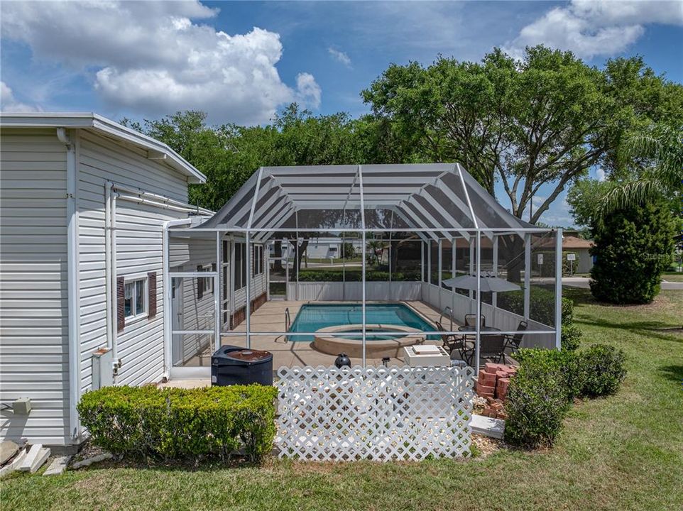 For Sale: $325,000 (2 beds, 2 baths, 1680 Square Feet)