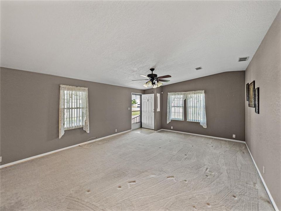 For Sale: $325,000 (2 beds, 2 baths, 1680 Square Feet)