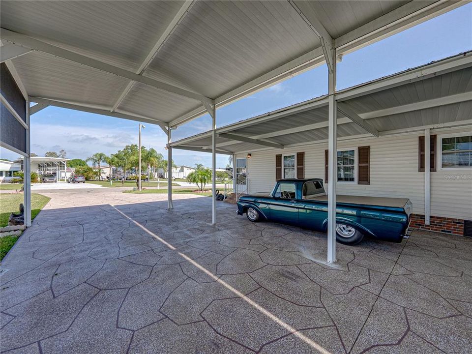 For Sale: $325,000 (2 beds, 2 baths, 1680 Square Feet)