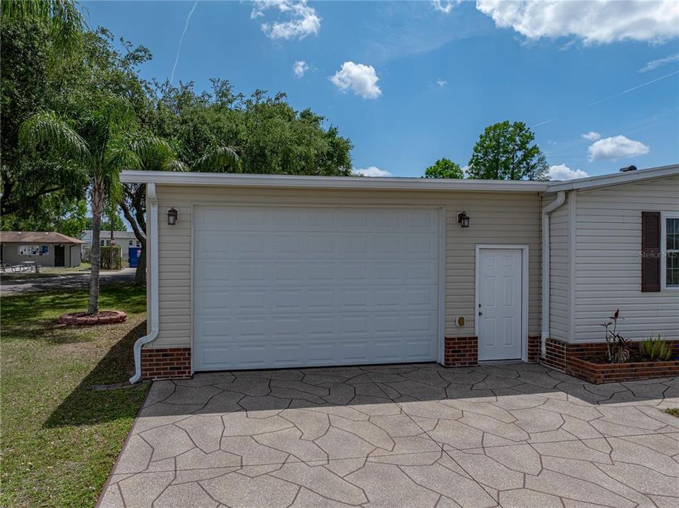 For Sale: $325,000 (2 beds, 2 baths, 1680 Square Feet)