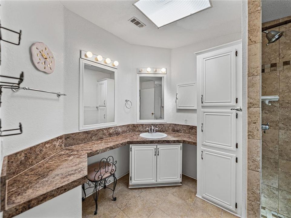 For Sale: $325,000 (2 beds, 2 baths, 1680 Square Feet)