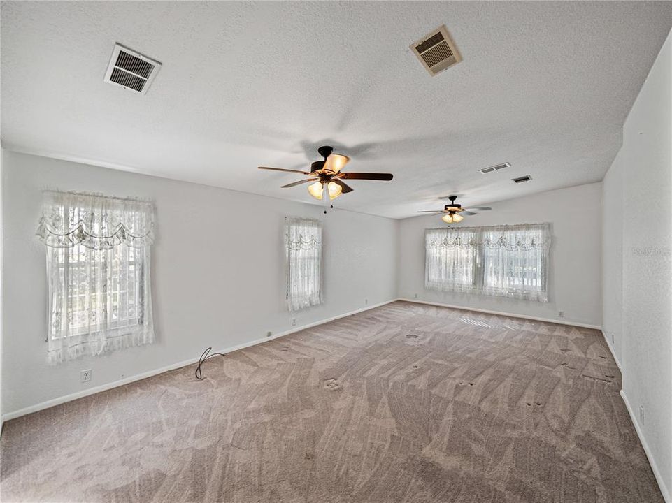 For Sale: $325,000 (2 beds, 2 baths, 1680 Square Feet)