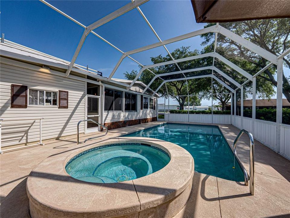 For Sale: $325,000 (2 beds, 2 baths, 1680 Square Feet)