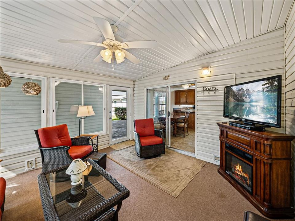 For Sale: $325,000 (2 beds, 2 baths, 1680 Square Feet)