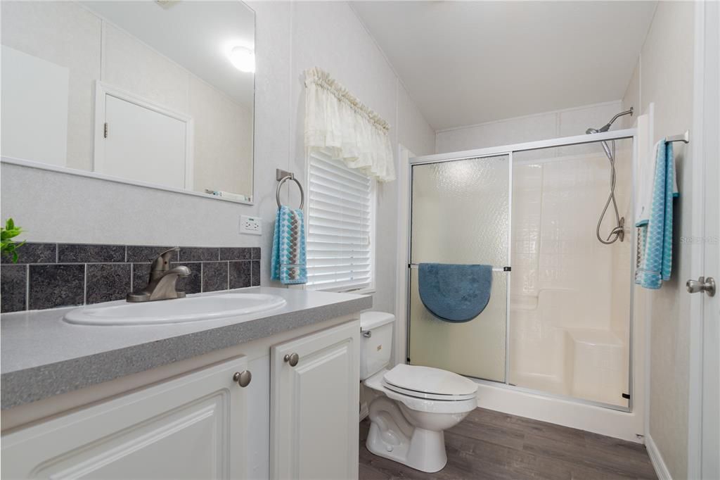 For Sale: $215,000 (2 beds, 2 baths, 1100 Square Feet)