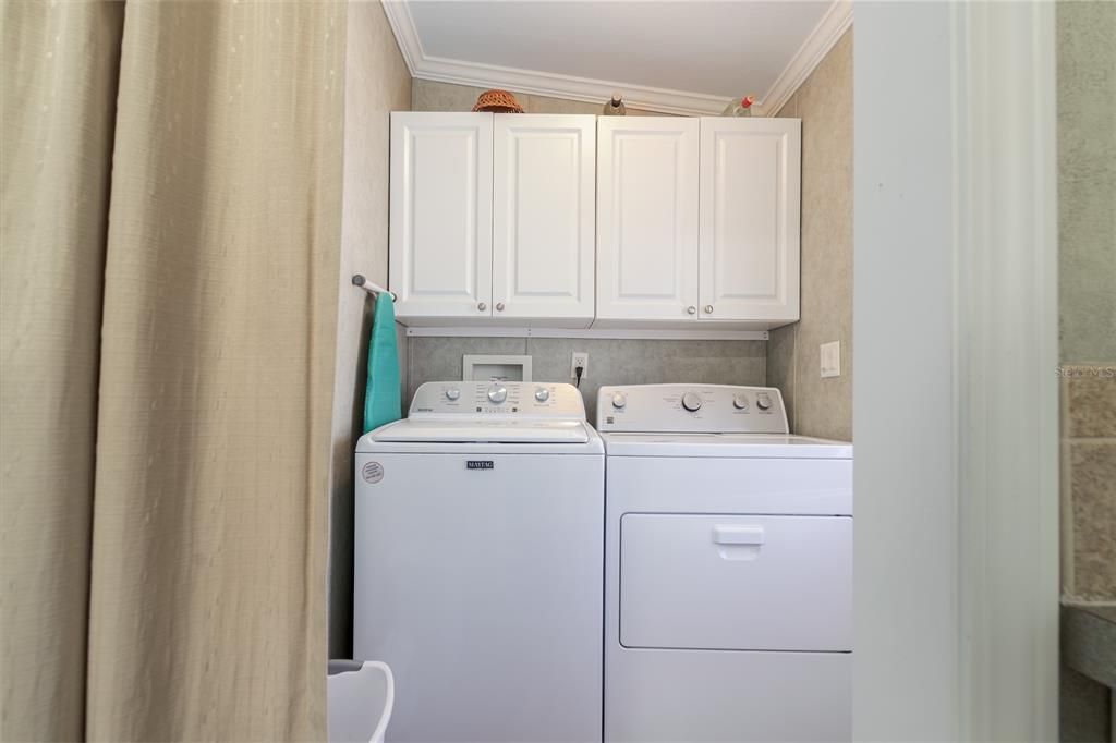 For Sale: $215,000 (2 beds, 2 baths, 1100 Square Feet)