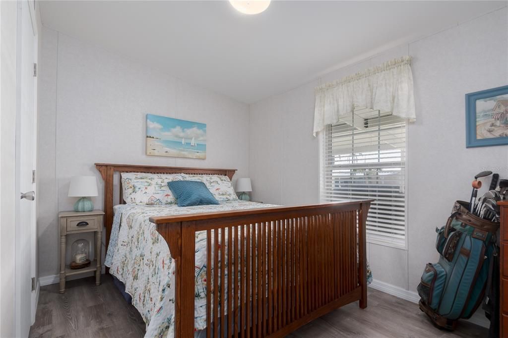 For Sale: $215,000 (2 beds, 2 baths, 1100 Square Feet)