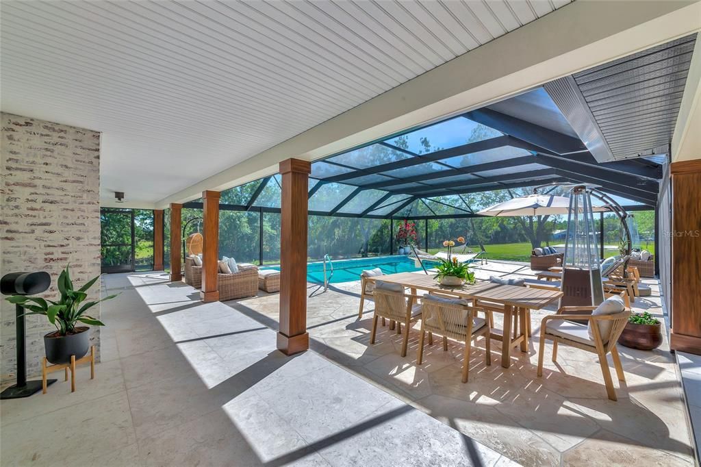 Под контрактом: $1,999,990 (4 спален, 3 ванн, 3800 Квадратных фут)