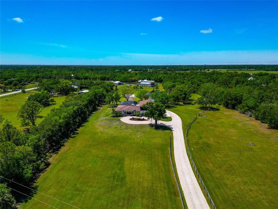 Под контрактом: $1,999,990 (4 спален, 3 ванн, 3800 Квадратных фут)