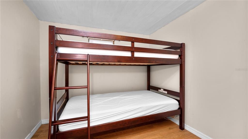 En Venta: $65,000 (3 camas, 1 baños, 700 Pies cuadrados)