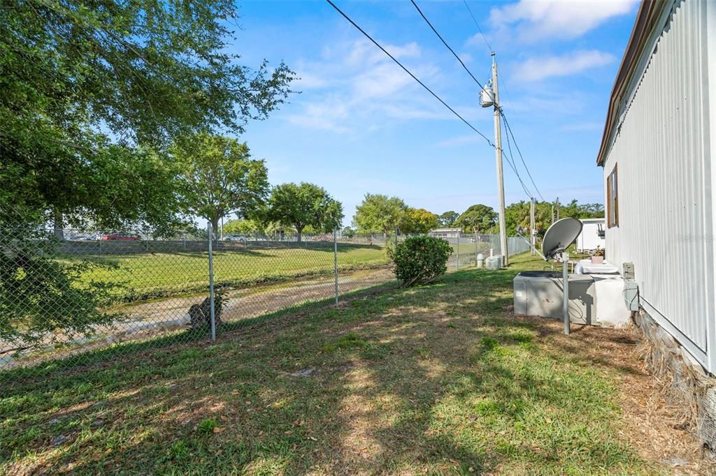 For Sale: $199,900 (2 beds, 2 baths, 1201 Square Feet)