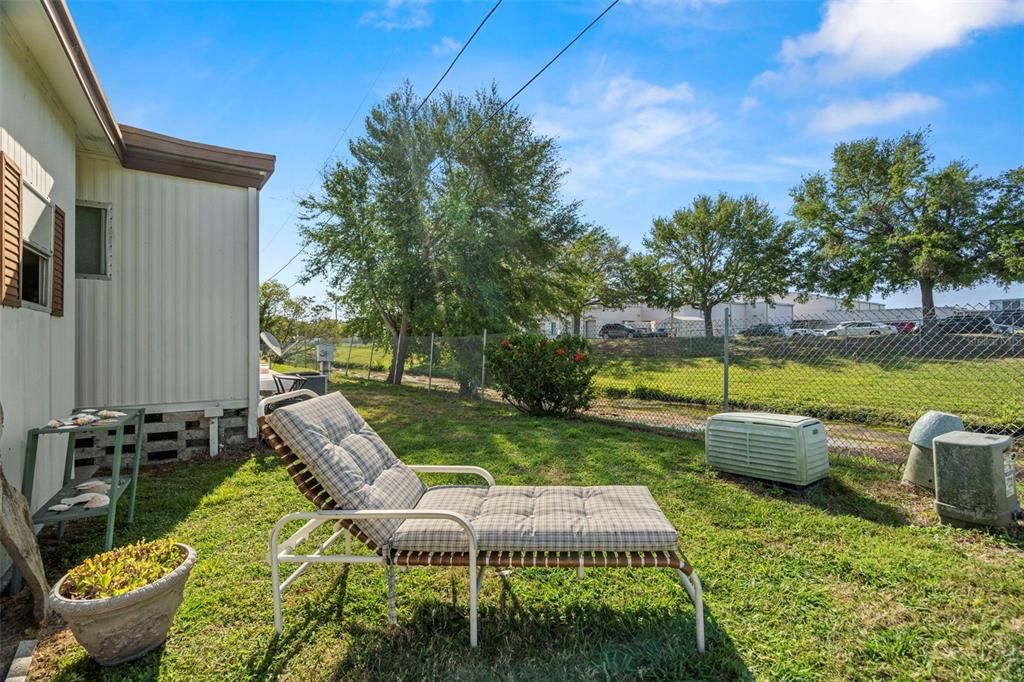 For Sale: $199,900 (2 beds, 2 baths, 1201 Square Feet)