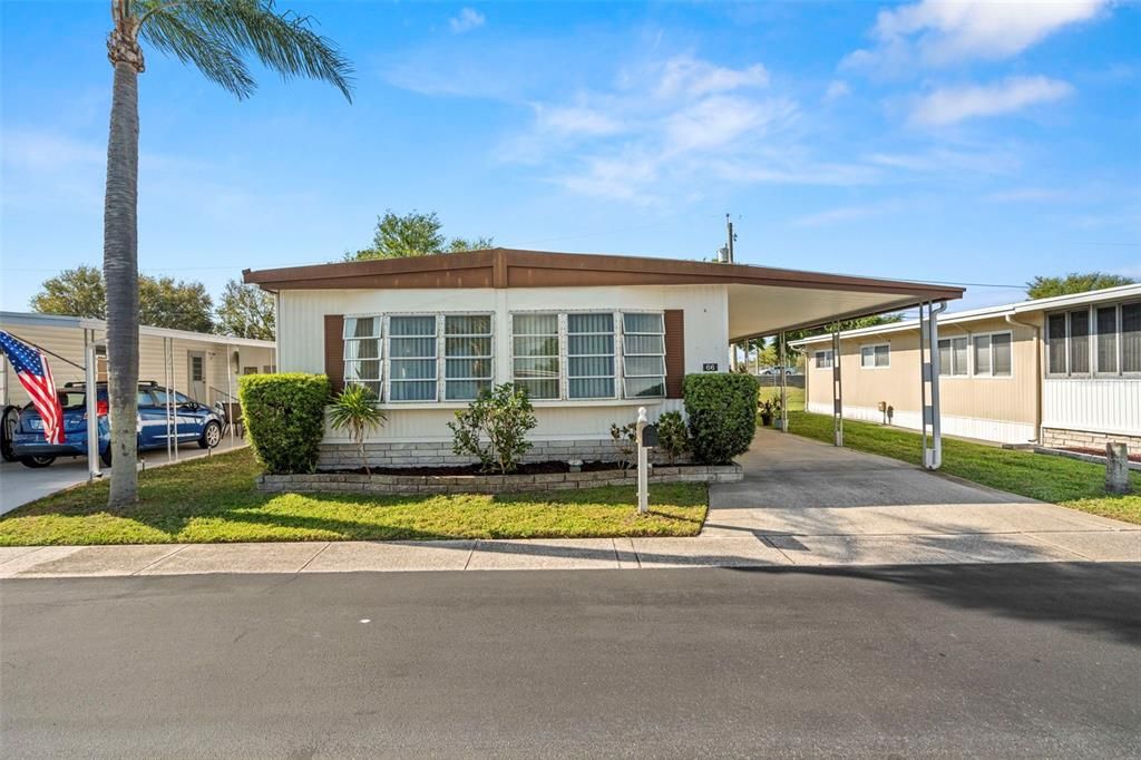 For Sale: $199,900 (2 beds, 2 baths, 1201 Square Feet)