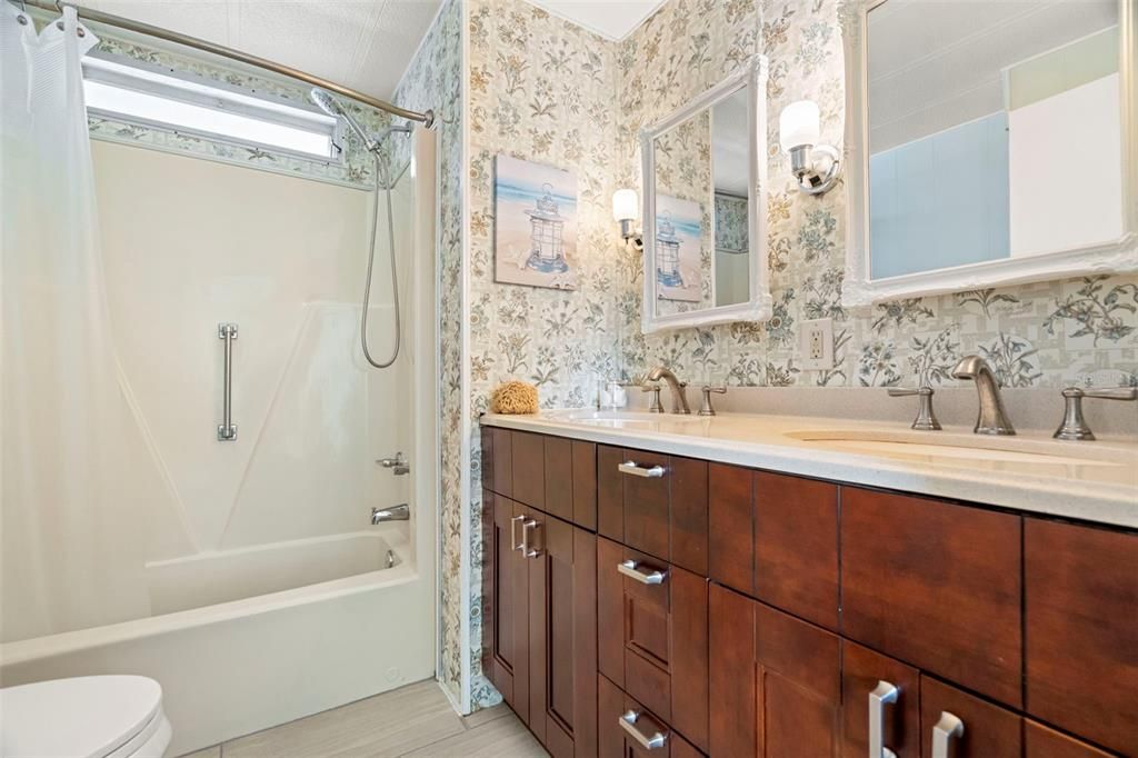 For Sale: $199,900 (2 beds, 2 baths, 1201 Square Feet)