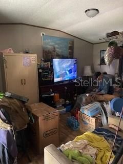 待售: $135,000 (2 贝兹, 2 浴室, 928 平方英尺)