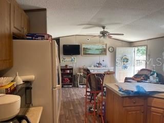 待售: $135,000 (2 贝兹, 2 浴室, 928 平方英尺)