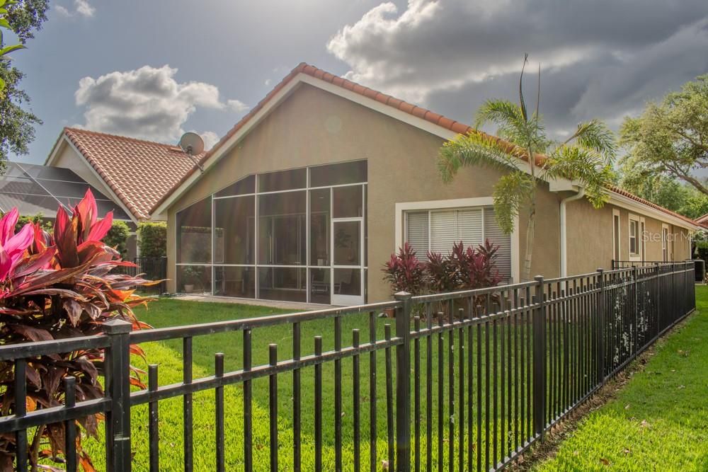 For Sale: $597,000 (4 beds, 2 baths, 2100 Square Feet)