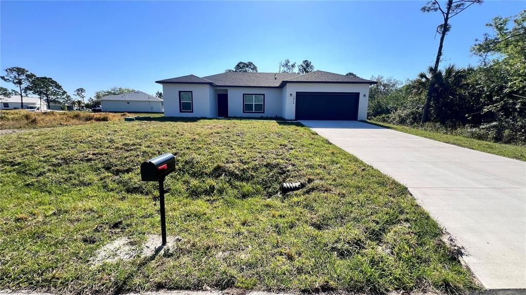 Recently Rented: $1,850 (3 beds, 2 baths, 1475 Square Feet)