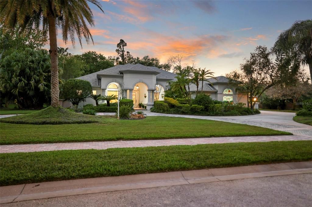 Vendido Recientemente: $1,650,000 (4 camas, 3 baños, 4644 Pies cuadrados)