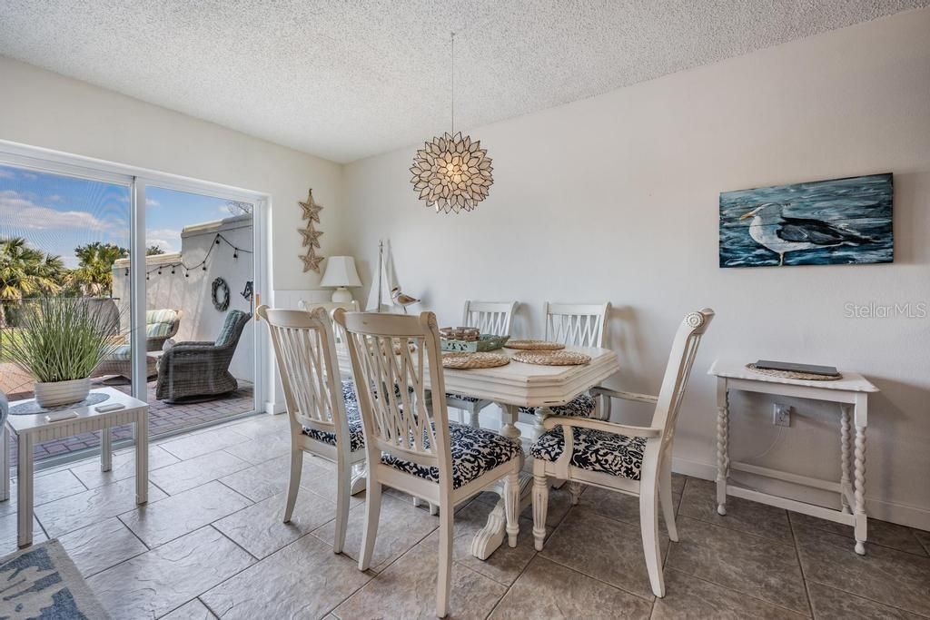 En Venta: $349,000 (3 camas, 2 baños, 1445 Pies cuadrados)