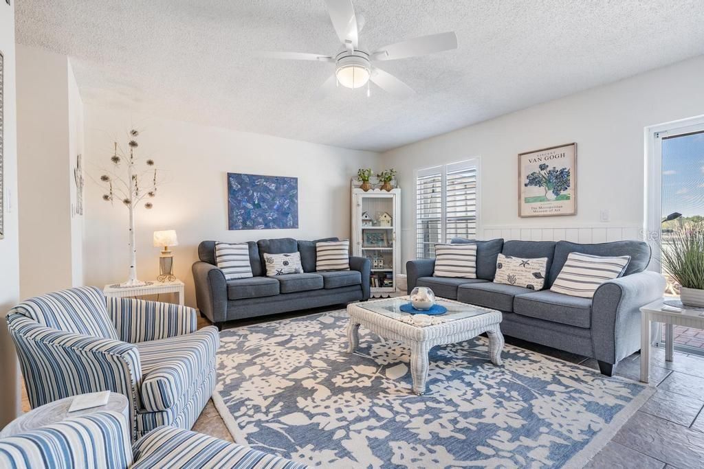 En Venta: $349,000 (3 camas, 2 baños, 1445 Pies cuadrados)