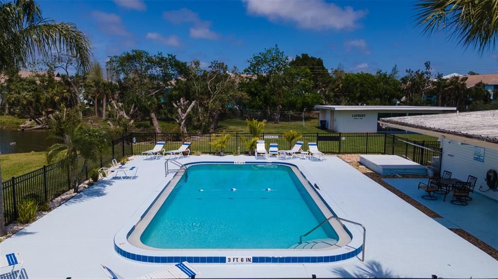 合同活跃: $70,000 (1 贝兹, 1 浴室, 762 平方英尺)