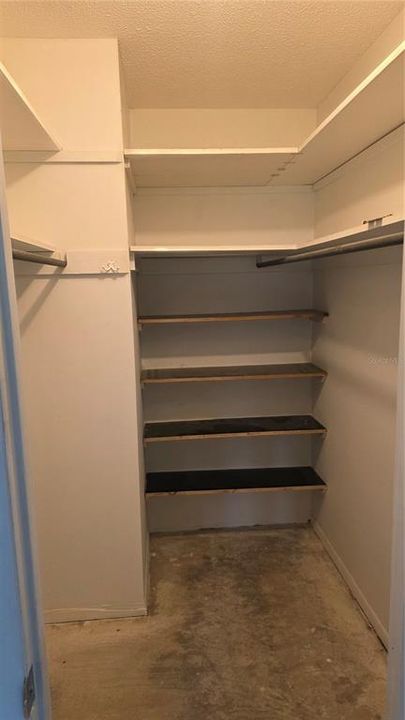 合同活跃: $70,000 (1 贝兹, 1 浴室, 762 平方英尺)