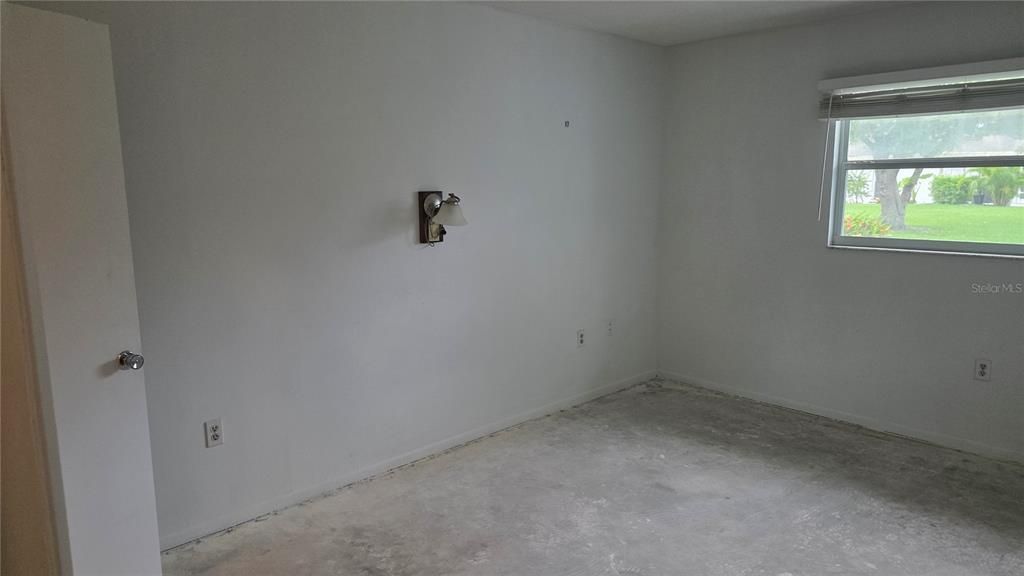 合同活跃: $70,000 (1 贝兹, 1 浴室, 762 平方英尺)