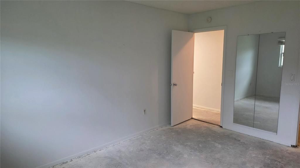 合同活跃: $70,000 (1 贝兹, 1 浴室, 762 平方英尺)