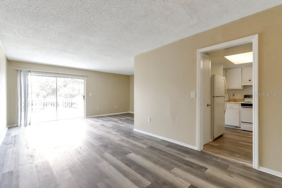 For Sale: $120,000 (1 beds, 1 baths, 759 Square Feet)