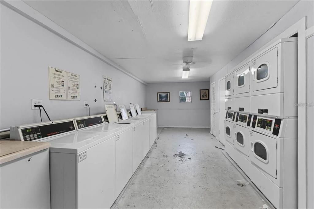 For Sale: $120,000 (1 beds, 1 baths, 759 Square Feet)