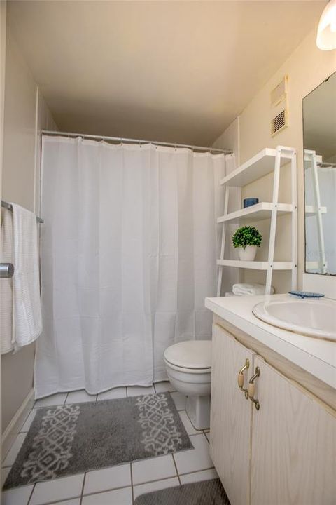 Activo con contrato: $168,000 (2 camas, 2 baños, 897 Pies cuadrados)