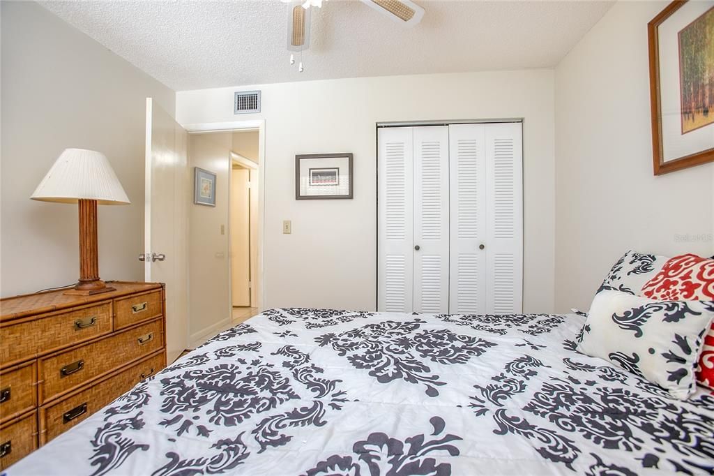 Activo con contrato: $168,000 (2 camas, 2 baños, 897 Pies cuadrados)