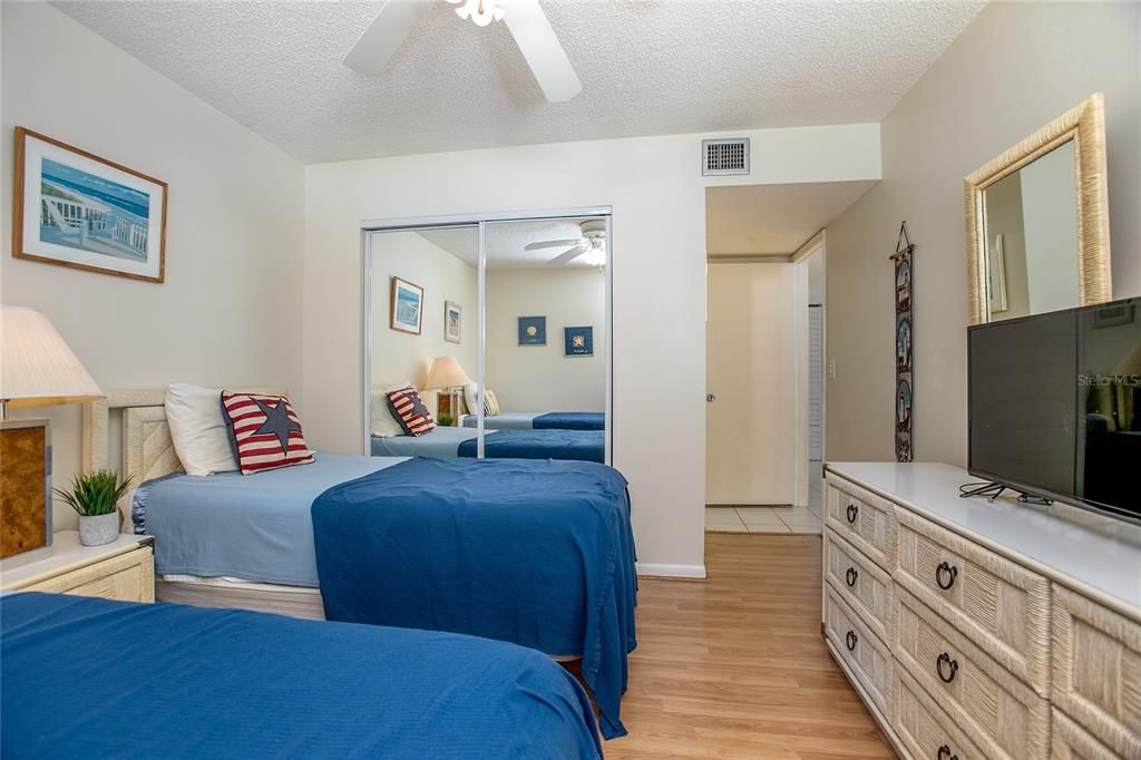 Activo con contrato: $168,000 (2 camas, 2 baños, 897 Pies cuadrados)